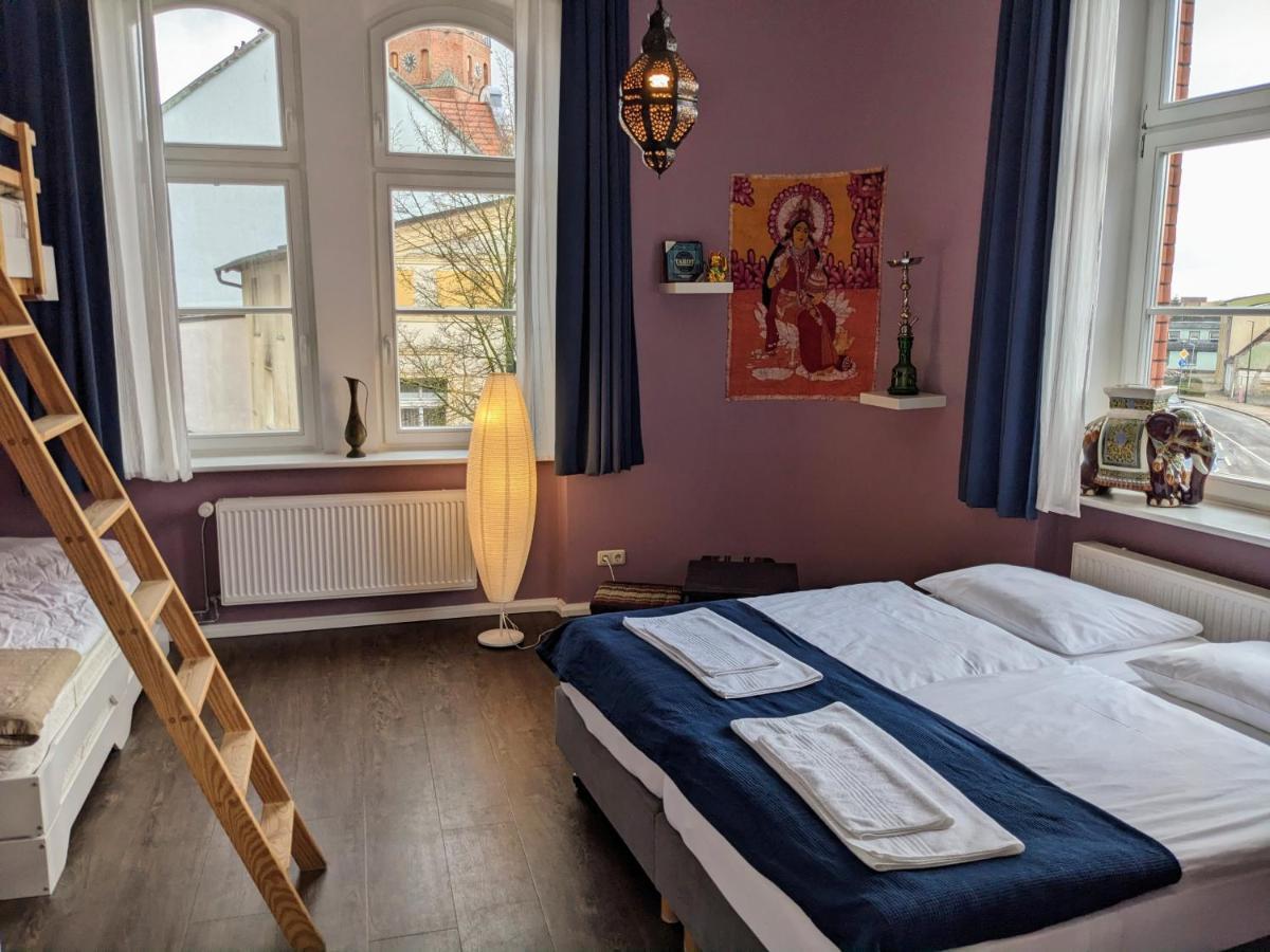 Postel Hostel *